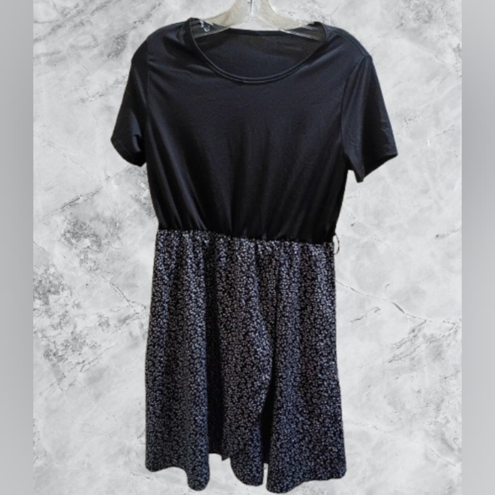 NWOT Amazon Back and White Floral Dress